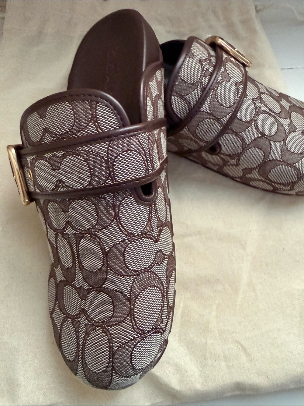 Coach Brown Signature Monogram Slip-On Slides with Gold Buckles Size 8 NWOT - Picture 2 of 8